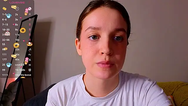 Snapshot of Sweet_Evva chatting on 03/16/26, 03:05 Sweet Evva online show from 03/16/26, 03:05