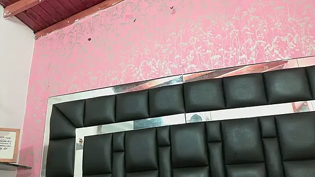 Sofia martiin online show from 10/15/25, 03:06