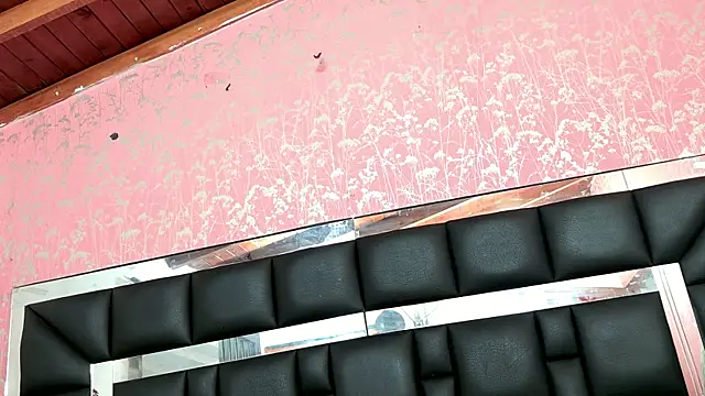 Sofia martiin online show from 10/16/25, 03:07