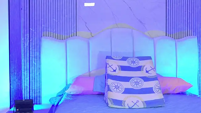 Sofia martiin online show from 12/22/25, 03:03