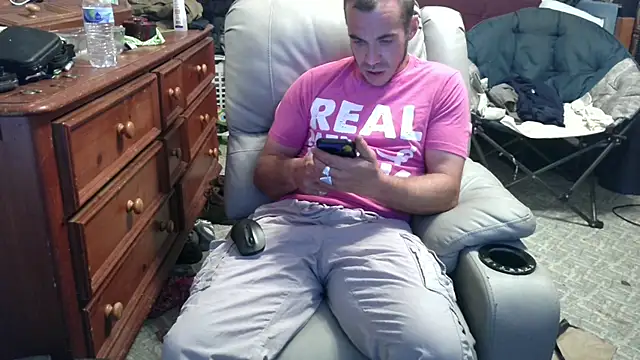 ScubaStevex online show from 09/28/25, 02:39