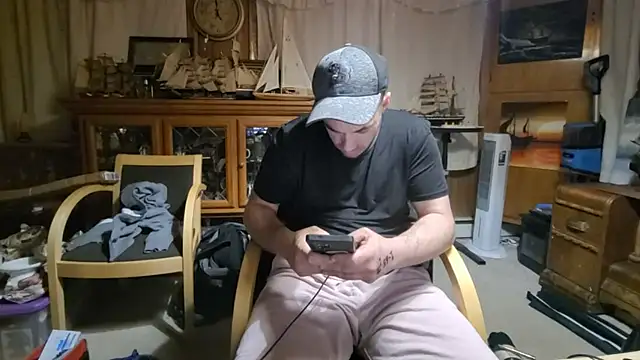 ScubaStevex online show from 04/18/26, 04:16