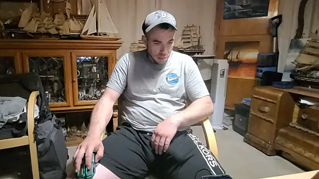 ScubaStevex online show from 04/20/26, 06:05