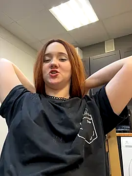 Snapshot of BritneyBurns chatting on 12/04/24, 01:14 BritneyBurns online show from 12/04/24, 01:14