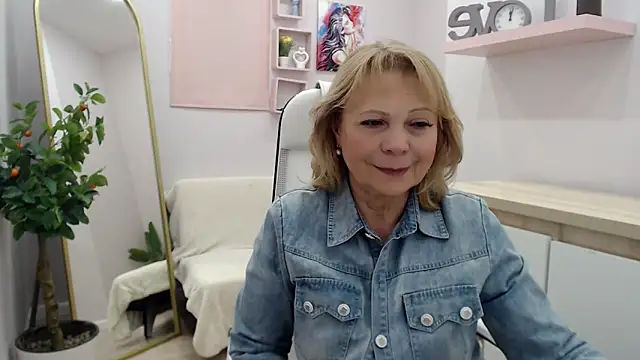 Milla Cutie18 online show from 02/26/25, 12:14