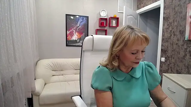 Milla Cutie18 online show from 10/13/25, 05:29