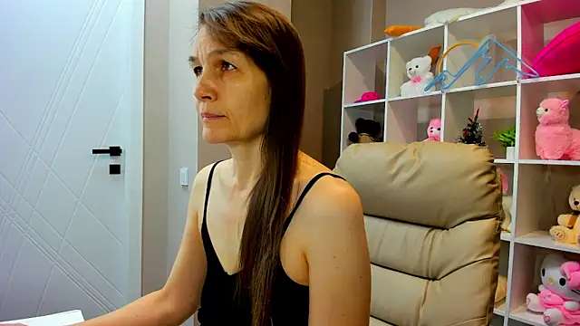 Lillian White online show from 01/05/25, 01:13