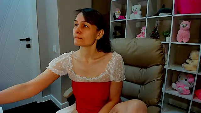 Lillian White online show from 01/12/25, 01:11