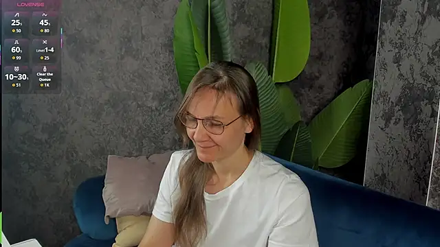 Lillian White online show from 09/13/25, 12:43