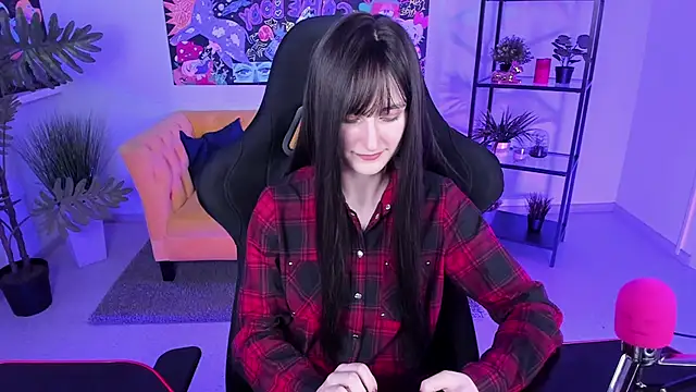 LuxRayi online show from 03/13/25, 08:54