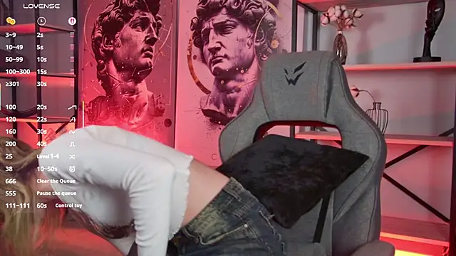 LuxRayi online show from 12/02/25, 02:28