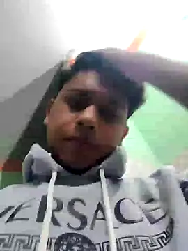 Snapshot of sailord chatting on 12/20/24, 01:33 sailord online show from 12/20/24, 01:33