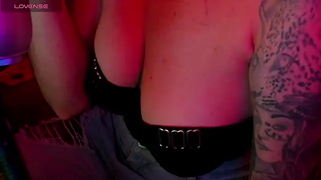 elissa iris online show from 04/13/26, 02:06