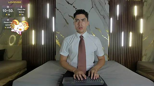 LiamNovak online show from 11/29/25, 11:02