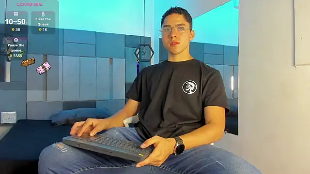 LiamNovak online show from 11/30/25, 11:36