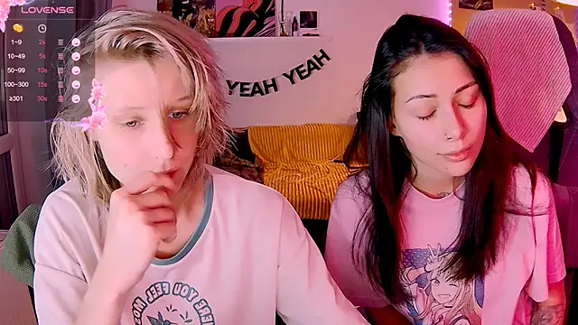 KatiKate online show from 11/30/25, 02:54