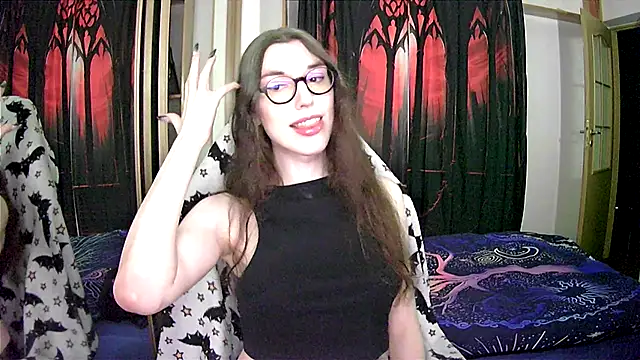 Snapshot of bluerose00 chatting on 12/17/24, 06:31 bluerose00 online show from 12/17/24, 06:31