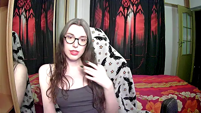 Snapshot of bluerose00 chatting on 03/07/25, 06:11 bluerose00 online show from 03/07/25, 06:11