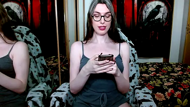 Snapshot of bluerose00 chatting on 09/11/25, 06:52 bluerose00 online show from 09/11/25, 06:52