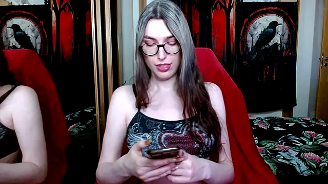 Snapshot of bluerose00 chatting on 10/20/25, 07:25 bluerose00 online show from 10/20/25, 07:25