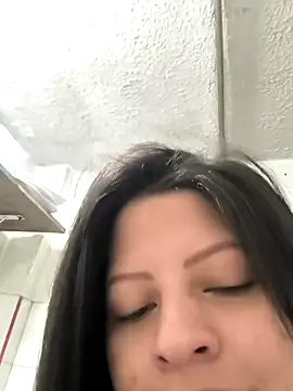 Snapshot of ShyVibes_ chatting on 01/21/25, 04:05 ShyVibes  online show from 01/21/25, 04:05