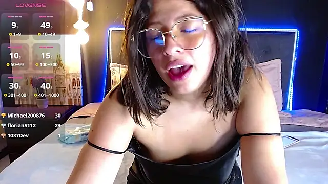 Snapshot of ShyVibes_ chatting on 01/29/25, 10:01 ShyVibes  online show from 01/29/25, 10:01