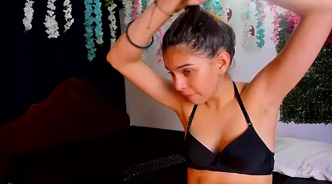 Snapshot of kattyandtom2 chatting on 03/08/25, 09:39 kattyandtom2 online show from 03/08/25, 09:39