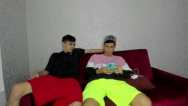 Snapshot of mckensy_sexxx18 chatting on 12/13/24, 08:47 mckensy sexxx18 online show from 12/13/24, 08:47