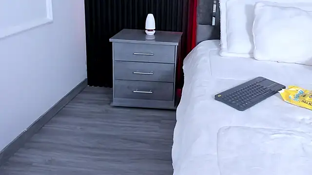 MiiaaMoonroee online show from 02/23/25, 07:00