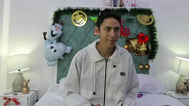 Snapshot of Katherin_jupiter chatting on 12/27/24, 08:18 Katherin jupiter online show from 12/27/24, 08:18