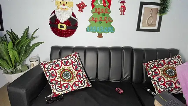 Mia petite01 online show from 12/21/25, 10:39