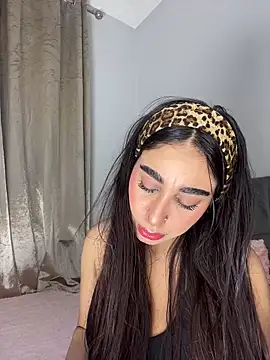 Snapshot of Meryem_Queen chatting on 04/26/26, 08:39 Meryem Queen online show from 04/26/26, 08:39