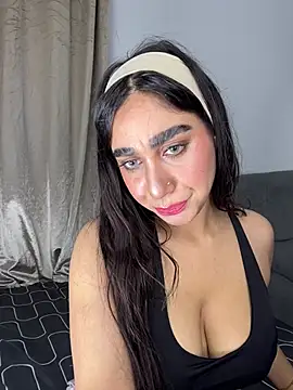 Snapshot of Meryem_Queen chatting on 05/27/26, 02:52 Meryem Queen online show from 05/27/26, 02:52