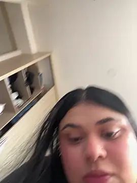 alissonfernandez  online show from 02/12/25, 12:33