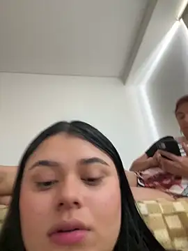 alissonfernandez  online show from 02/15/25, 05:07