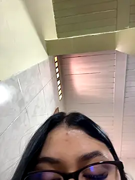 alissonfernandez  online show from 09/17/25, 02:52