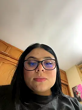 alissonfernandez  online show from 10/25/25, 08:36