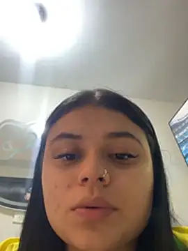 Snapshot of alissonfernandez_ chatting on 06/24/26, 09:36 alissonfernandez online show from 06/24/26, 09:36