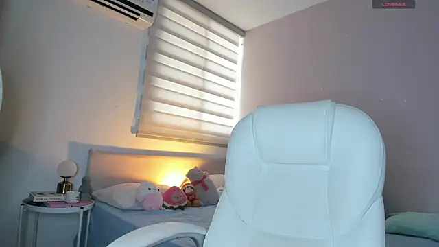 Ninamirley online show from 02/19/26, 07:54