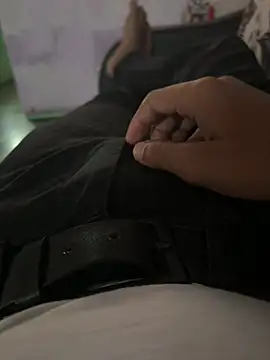 Desiboy   21 online show from 02/12/25, 10:35