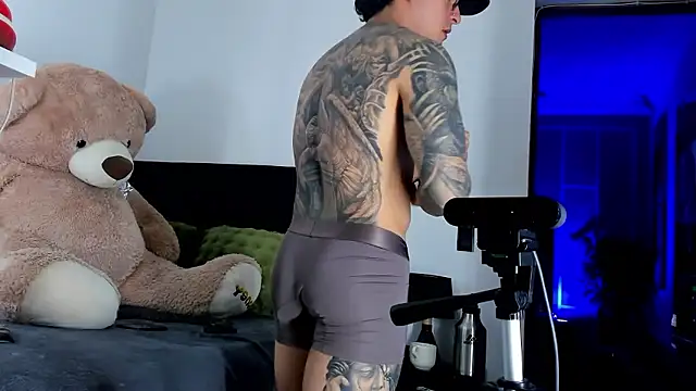 boyc022  online show from 01/15/26, 03:33