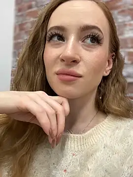 Snapshot of _AngelMoon_ chatting on 10/18/25, 04:15  AngelMoon  online show from 10/18/25, 04:15