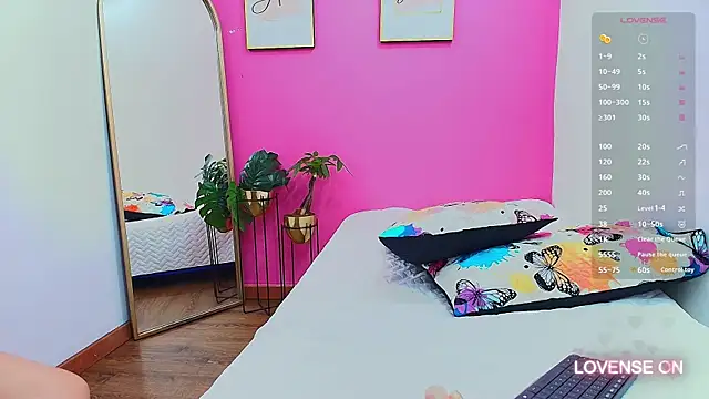 hornybarelylegalgirl online show from 01/30/25, 12:37