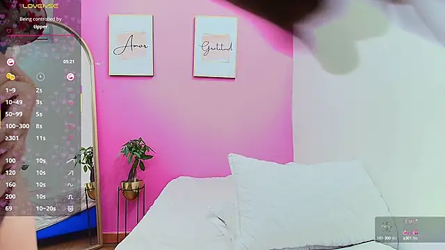 hornybarelylegalgirl online show from 02/13/25, 12:43