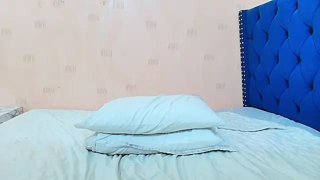 hornybarelylegalgirl online show from 03/02/25, 03:59