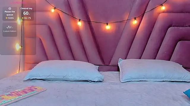 hornybarelylegalgirl online show from 10/27/25, 12:42