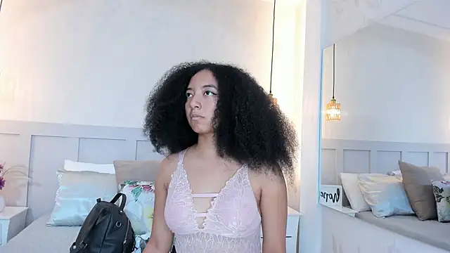 NAHOMI MILLER online show from 02/18/26, 10:50