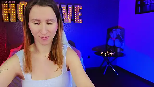 AliceBYKiss online show from 12/20/24, 12:27