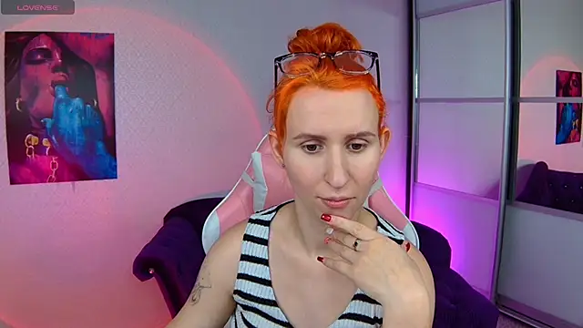 AliceBYKiss online show from 02/02/25, 04:11