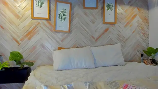 AniiRose online show from 03/19/25, 11:57